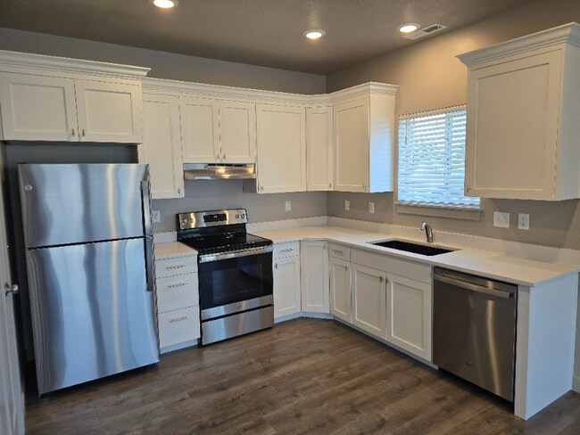 Foto del edificio - 3813 Ogden Ave