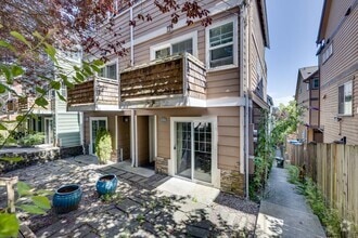Building Photo - 130 25th Ave E
