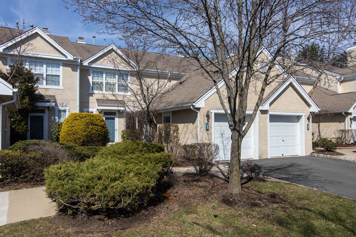Primary Photo - 104 Ashford Dr