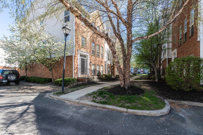 Building Photo - 420 Beverly Ct