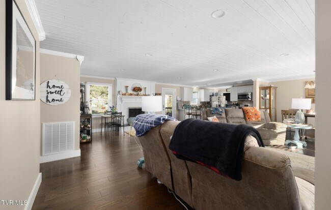 Building Photo - 2916 Newbern Dr