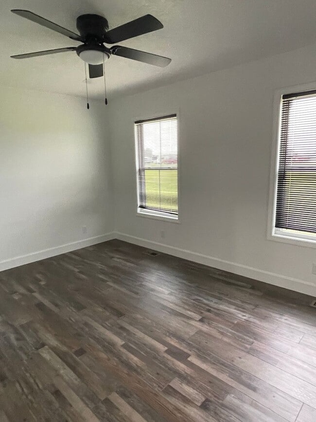 Building Photo - 3 BEDROOM 2.5 BATHROOM TOWNHOUSE FOR RENT