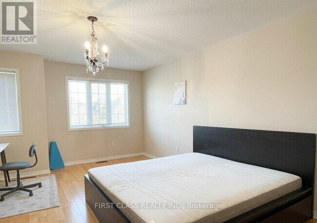 Photo du bâtiment - 157 Selkirk Dr