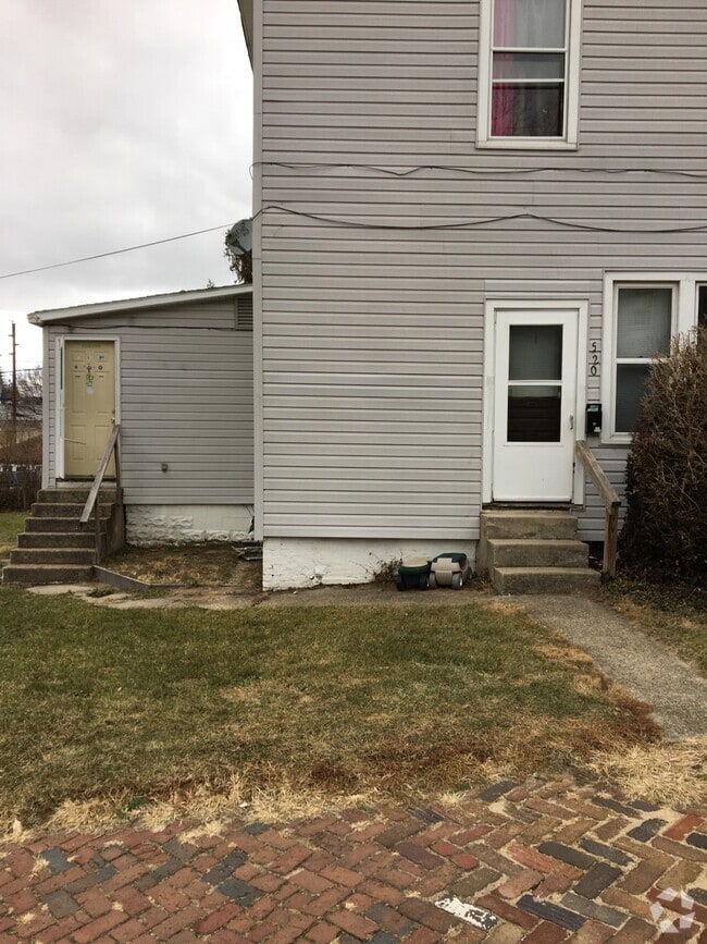 Building Photo - 520 Romig St