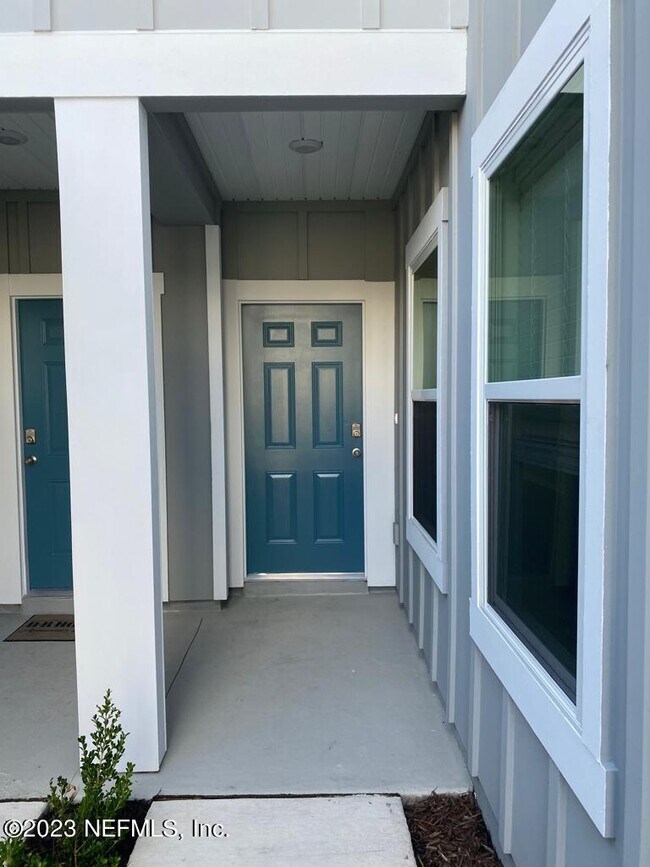 Building Photo - 18 Vero Dr