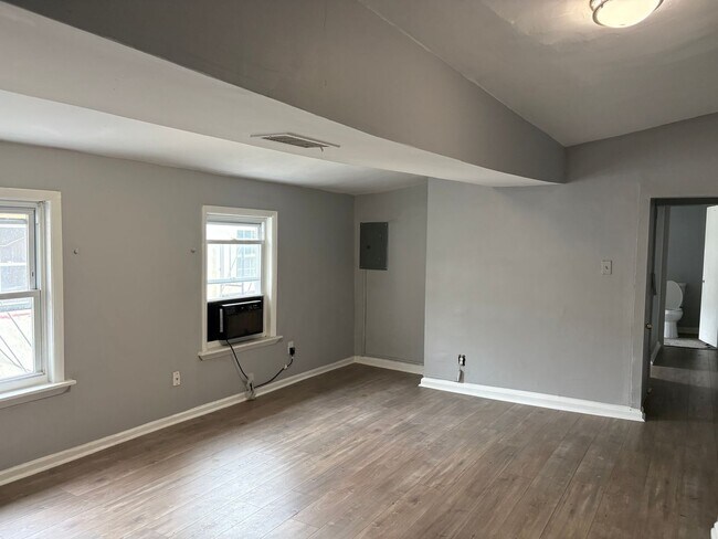 Building Photo - 203 N Carey St