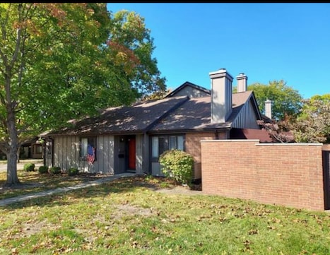 Primary Photo - 1327 Huntsman Ln