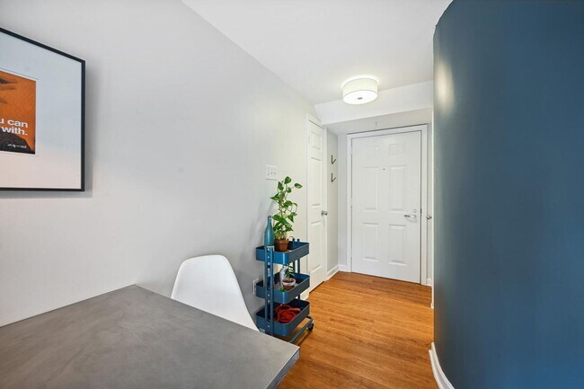 Foto del edificio - 1BR/1BA w/ Private Patio in DuPont Circle! Location, Location, Location!