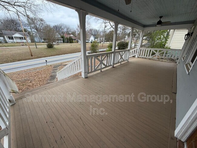 Foto del edificio - 8 N Broad St