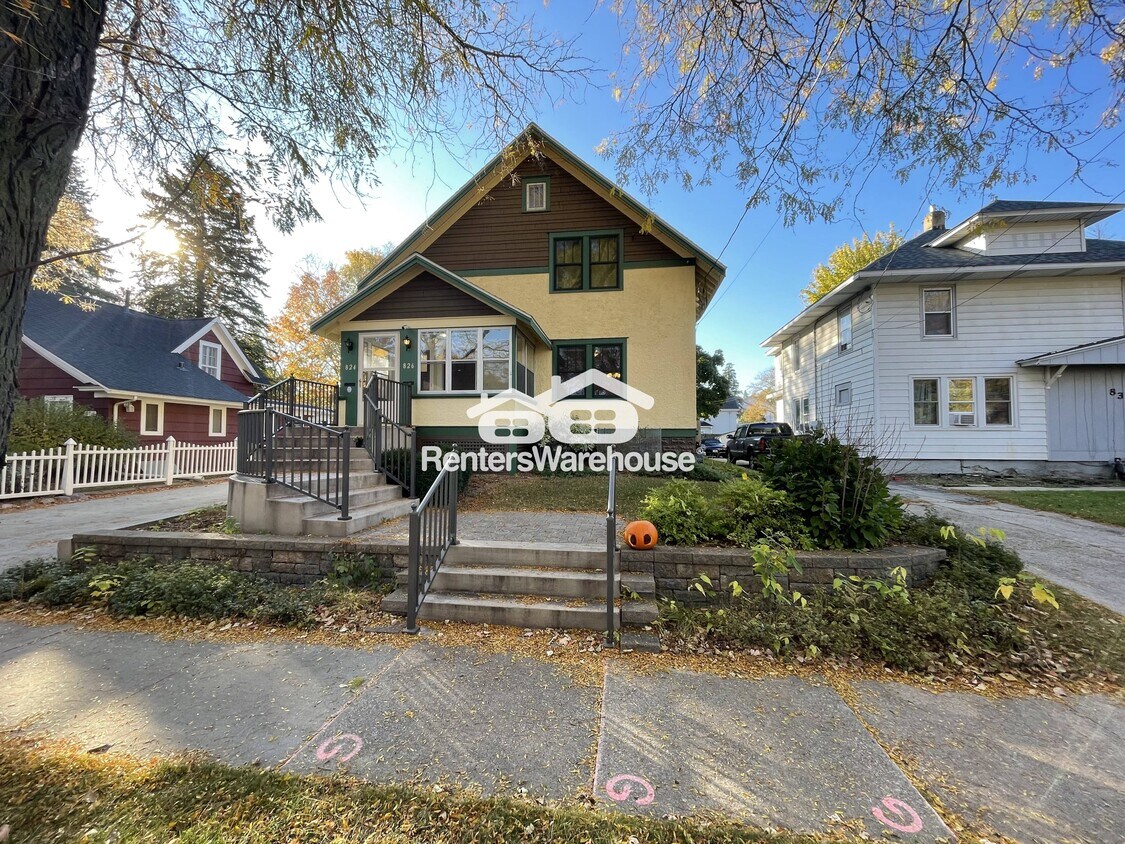 Foto principal - 826 1st St NW