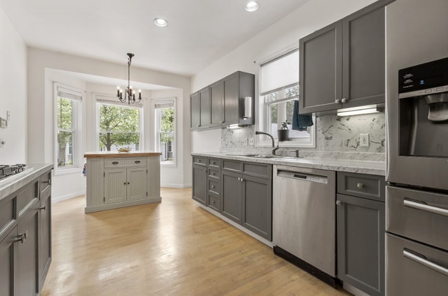 Building Photo - 5 Maple Ridge Dr