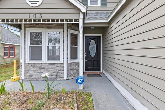 Building Photo - 103 Basswood Ct