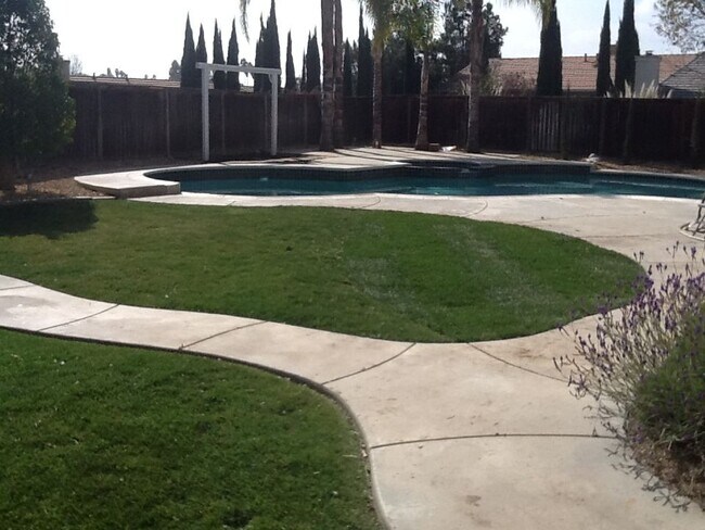Foto del edificio - 40976 Burgess Ct