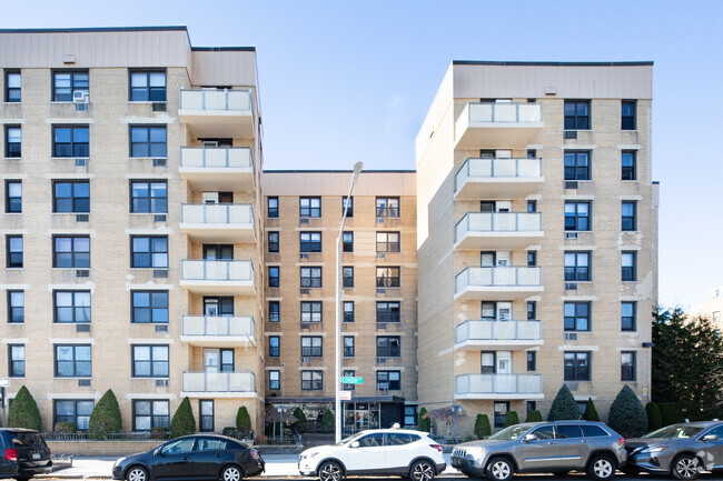 Building Photo - 200 Corbin Pl