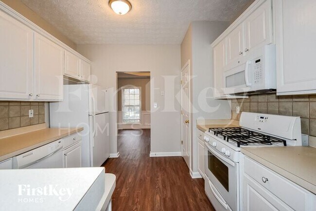 Foto del edificio - 740 Winbrook Drive