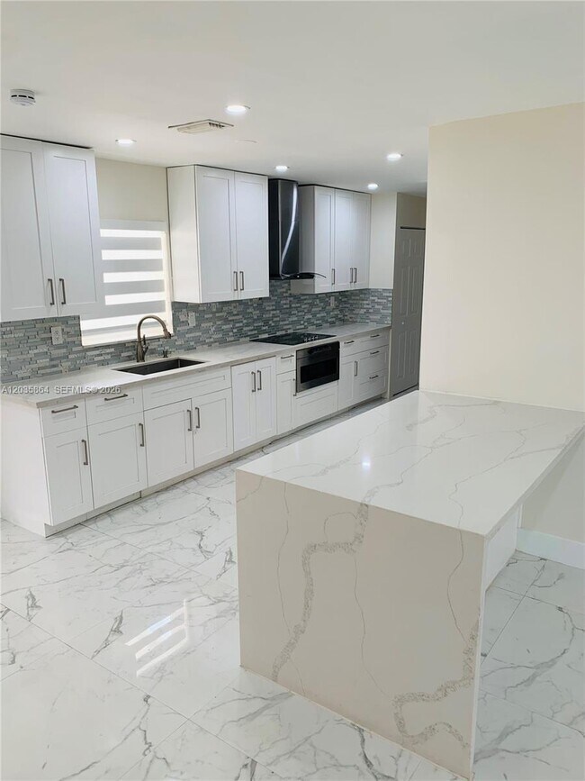 Foto del edificio - 17010 NW 53rd Ave