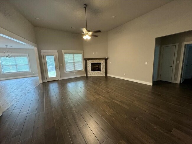 Building Photo - 3406 SW Lucretia Rd