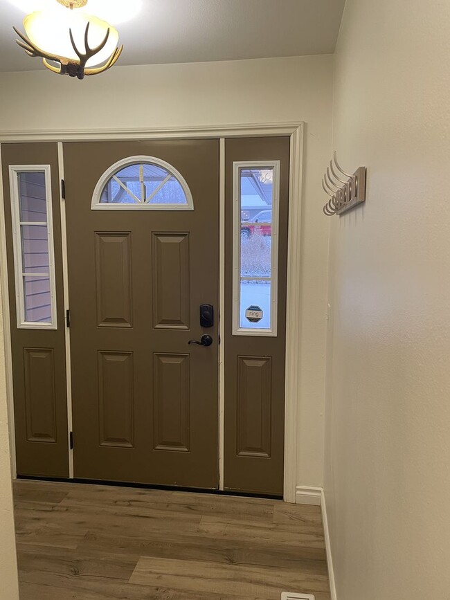 Building Photo - 1502 E Bogard Rd