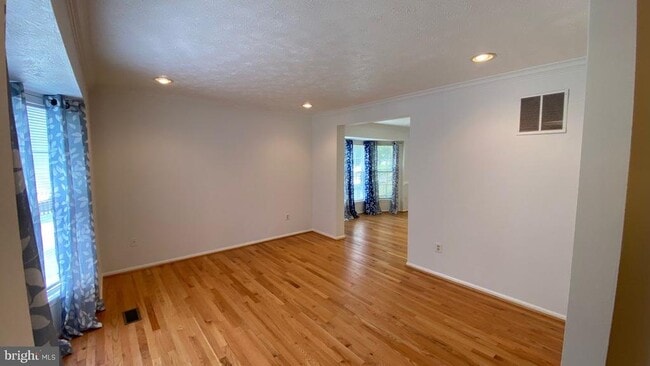 Building Photo - 4449 Rolling Meadows