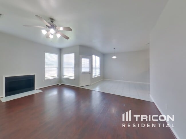 Foto del edificio - 5615 Bear Paw Cir