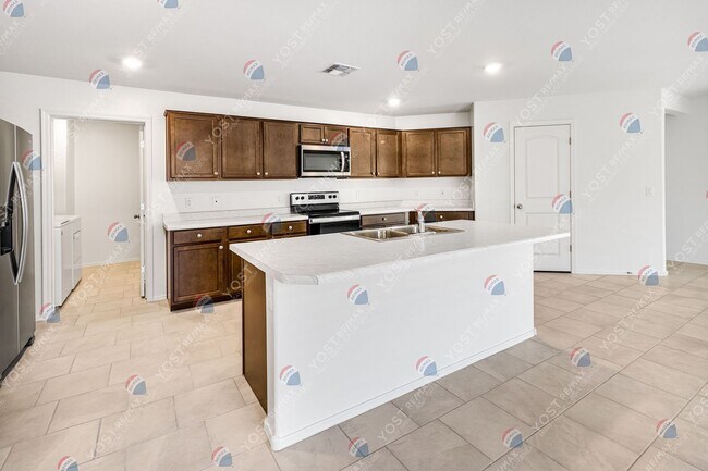 Building Photo - Gorgeous home- $500 off the 1st months rent