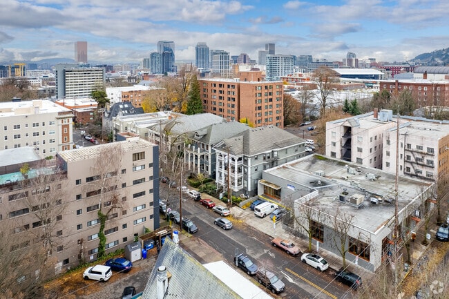 Aerial Photo - 2056-2058 NW Flanders St