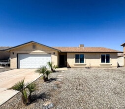Building Photo - 1377 S Fresno Ave