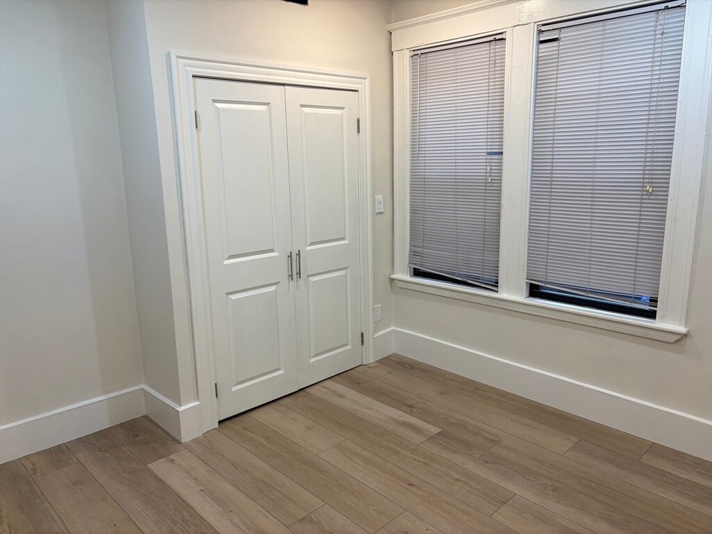 Building Photo - 1672 Beacon St