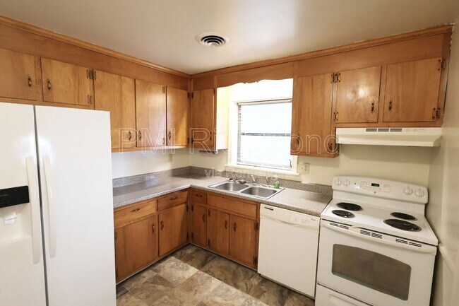 Building Photo - 1108 Ironington Rd