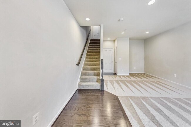 Building Photo - 9118 Fox Stream Way