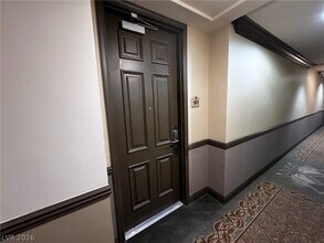 Building Photo - 2405 W Serene Ave