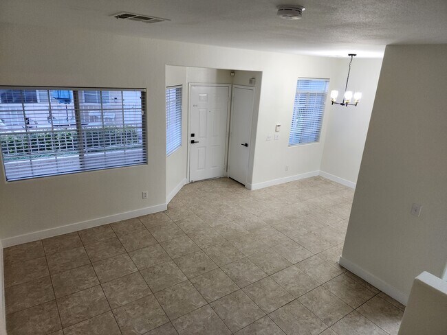 Foto del edificio - 929 Dusty Creek St