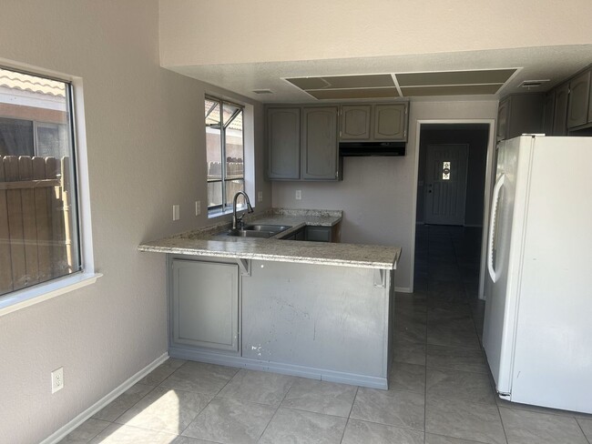 Foto del edificio - 3 Bedroom 2 Bathroom Home in Hemet