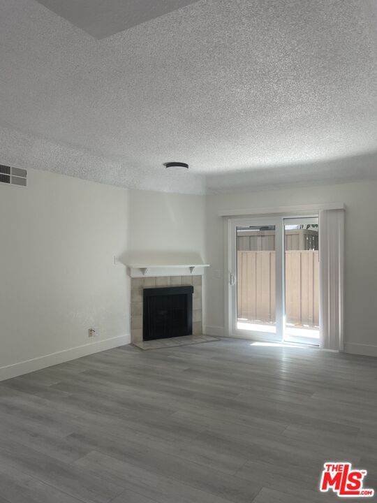Building Photo - 22725 Lakeway Dr