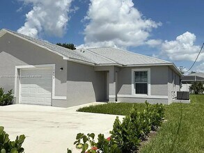 Building Photo - 1413 Academy Blvd