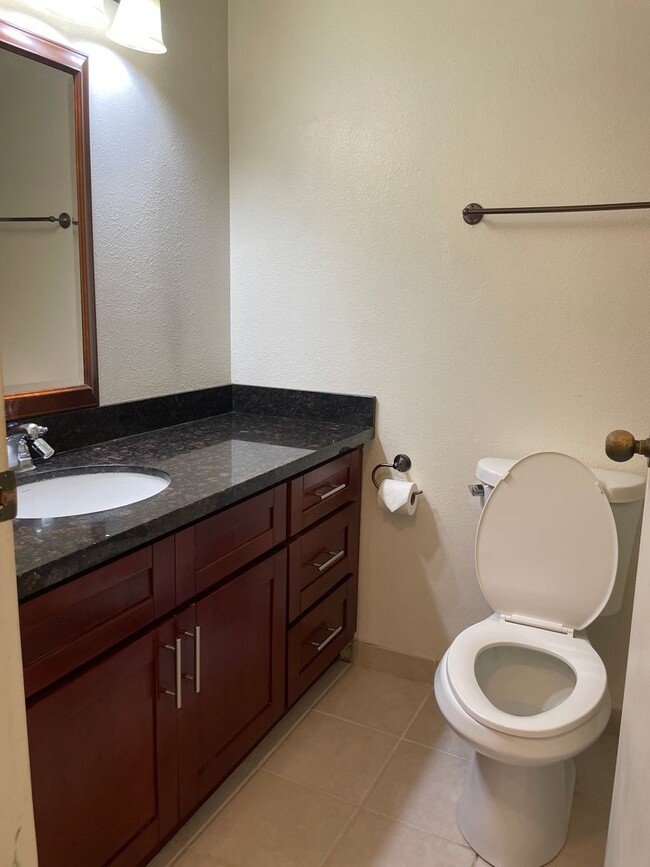 Foto del edificio - $2,200, 2BR/1BA/2PKG Mililani Parkway