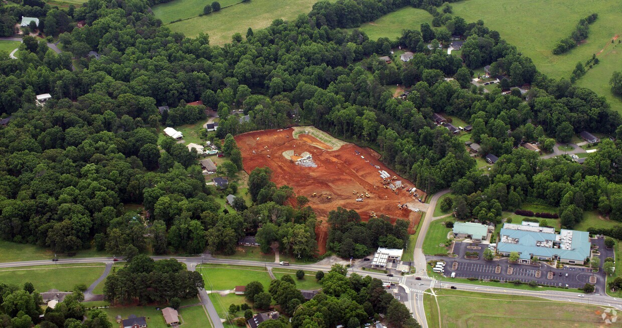 Primary Photo - Charles Place