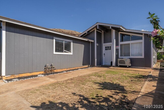 Foto del edificio - West Side Paradise – Beautiful 3-Bed, 2-Bath Single Family Home –