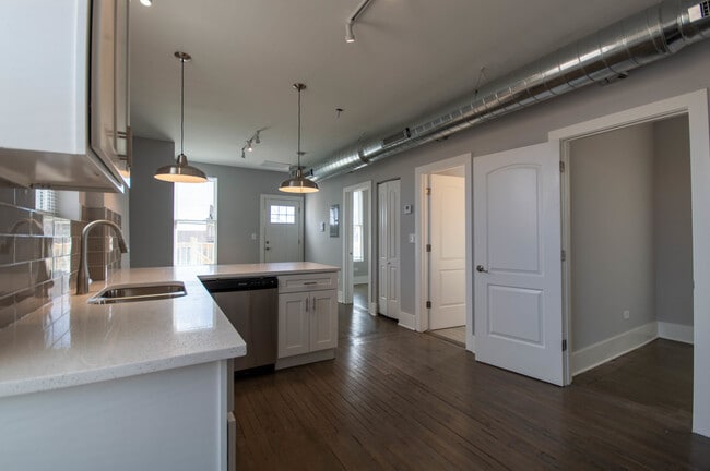 Building Photo - 2117 W 18th St
