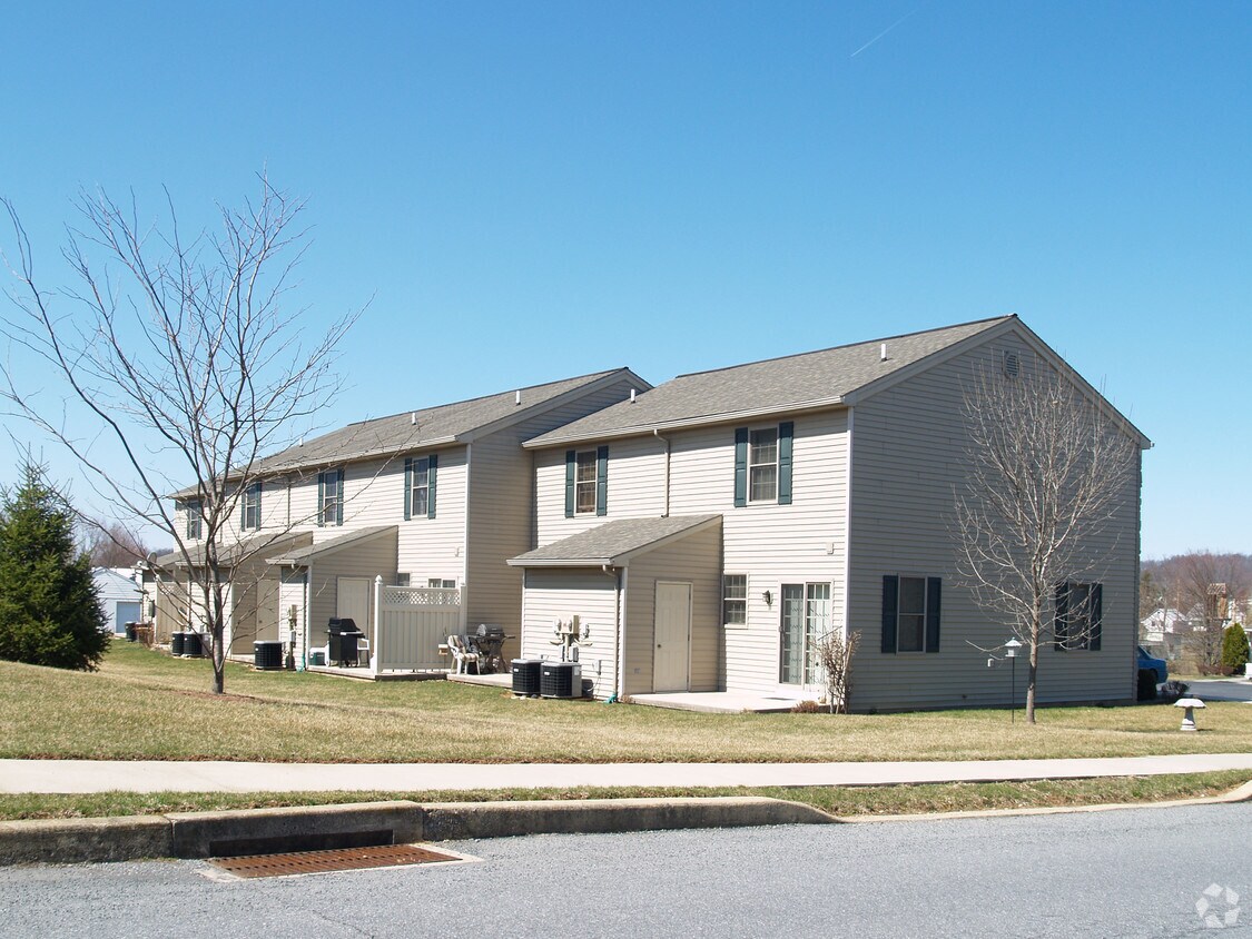 Building Photo - 1265 Mill St