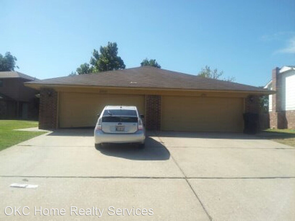 Foto principal - 2 br, 2 bath House - 11711 N. Francis Ave.