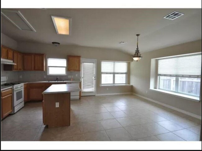 Building Photo - 17114 Zola Ln
