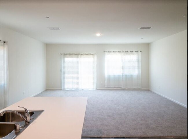 Foto del edificio - 4264 Lasalle Dr