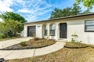 Building Photo - 2160 Fairlane Dr