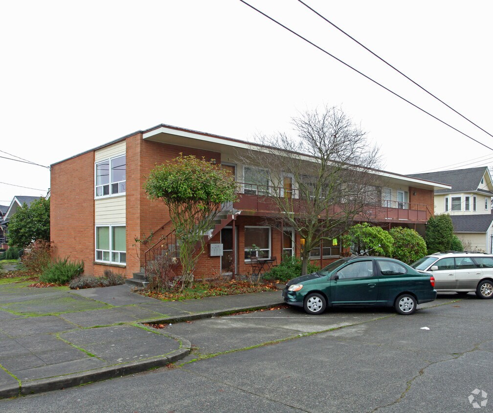 Primary Photo - Park Apartments