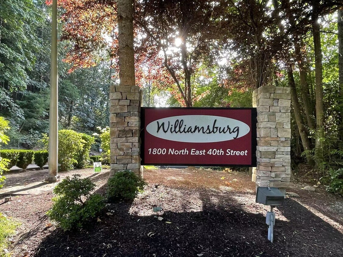Community - 1800 NE 40th St