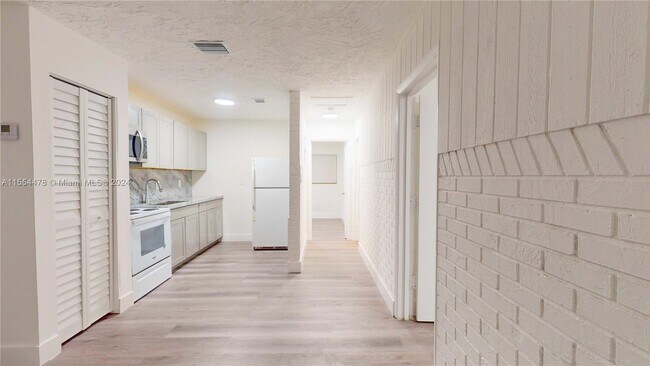 Foto del edificio - 3016 NW 2nd St