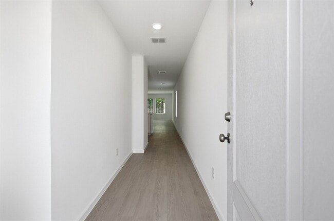 Building Photo - 3040 Campeiro Ave