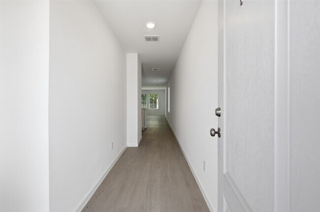 Foto del edificio - 3040 Campeiro Ave