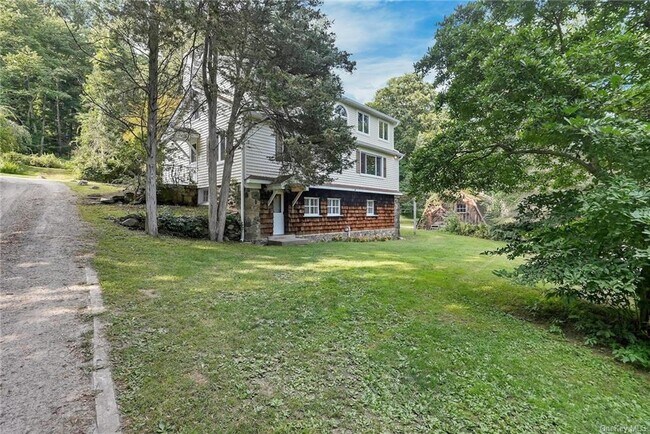 Building Photo - 660-680 Old Croton Lake Rd